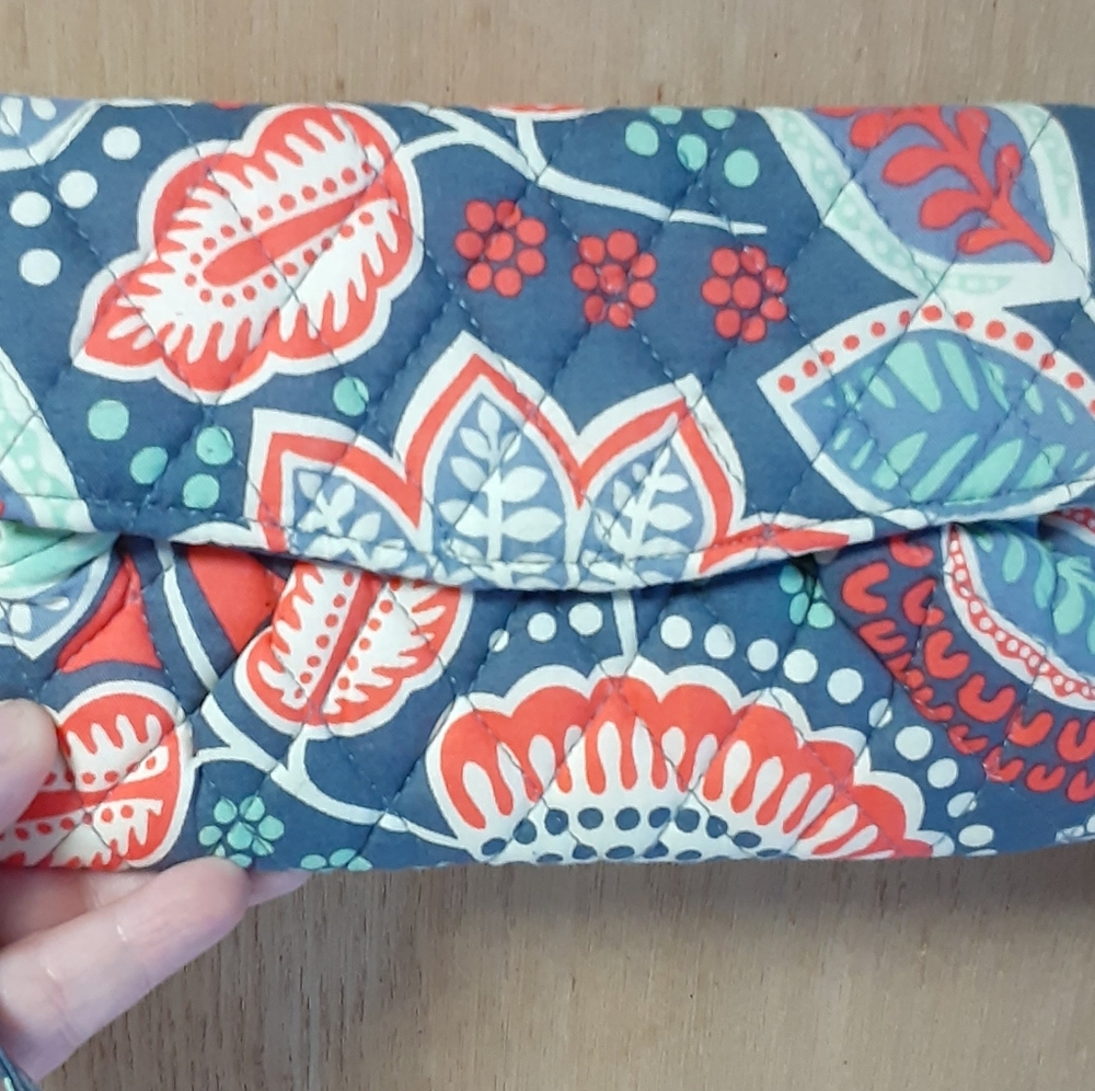 Vera Bradley Crossbody wallet